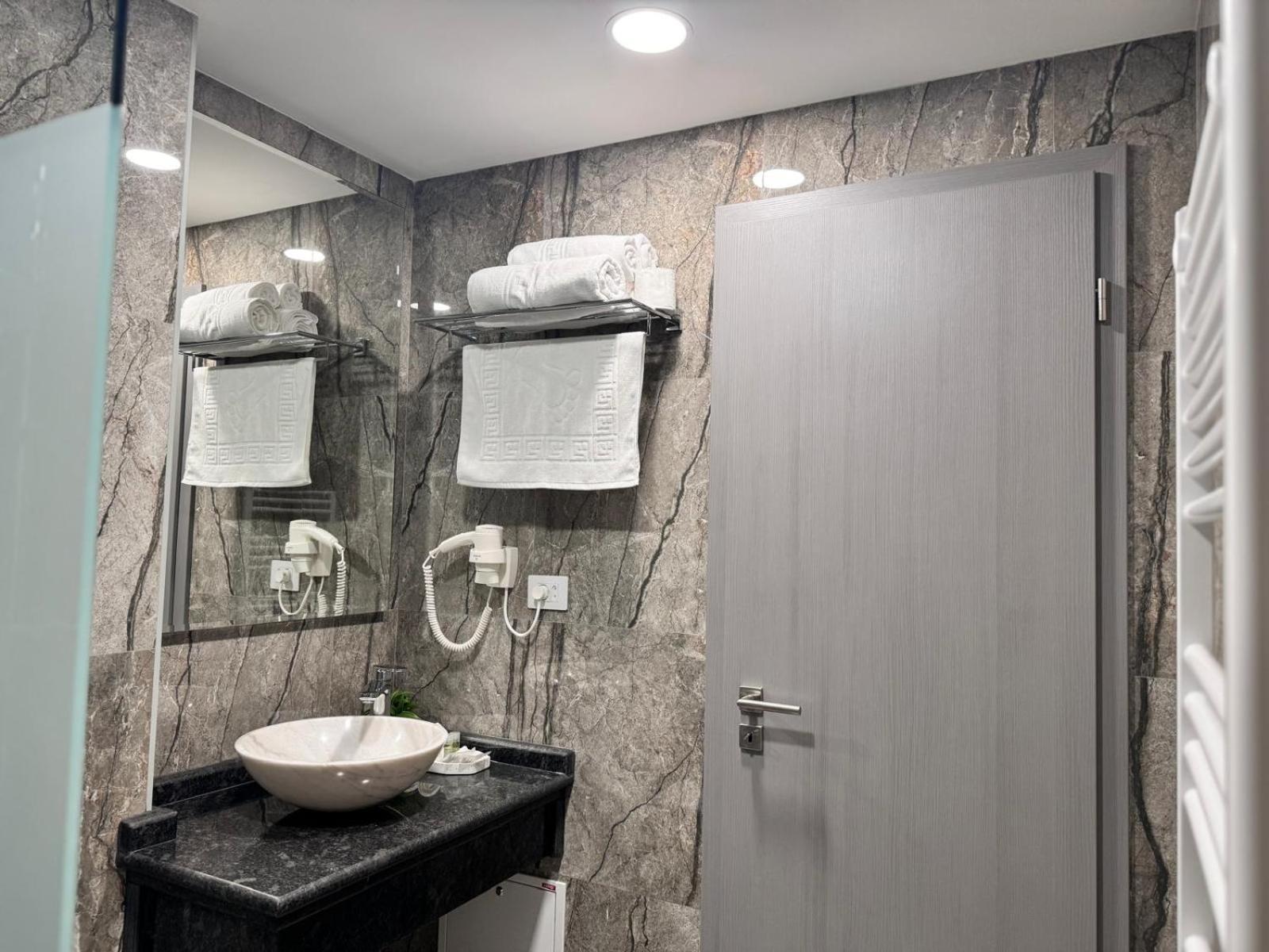 Hanul Domnesc Imperial Hotel & Spa Călan 外观 照片