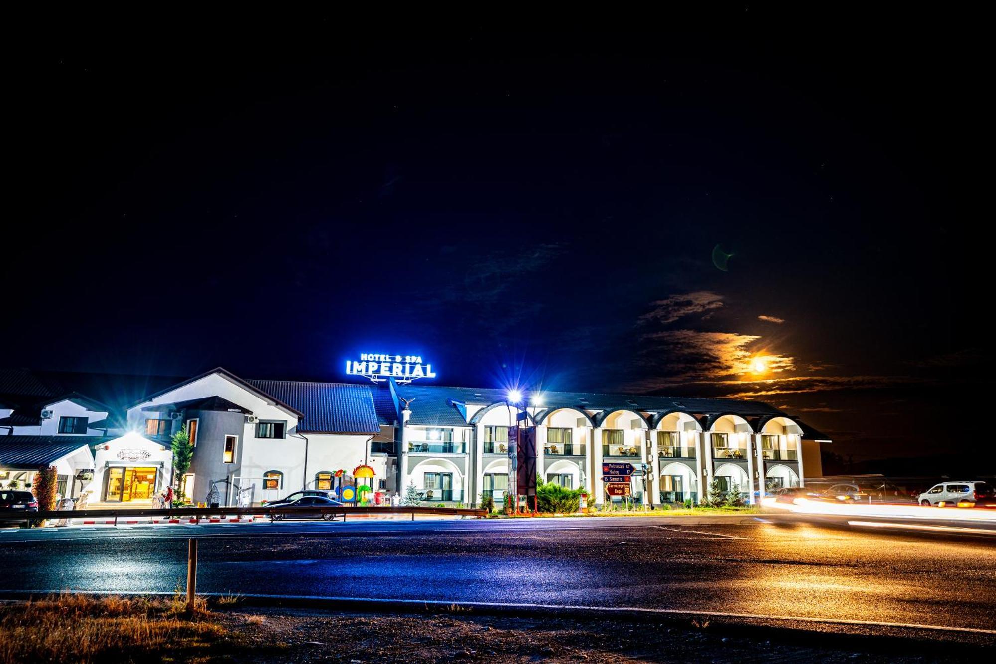 Hanul Domnesc Imperial Hotel & Spa Călan 外观 照片