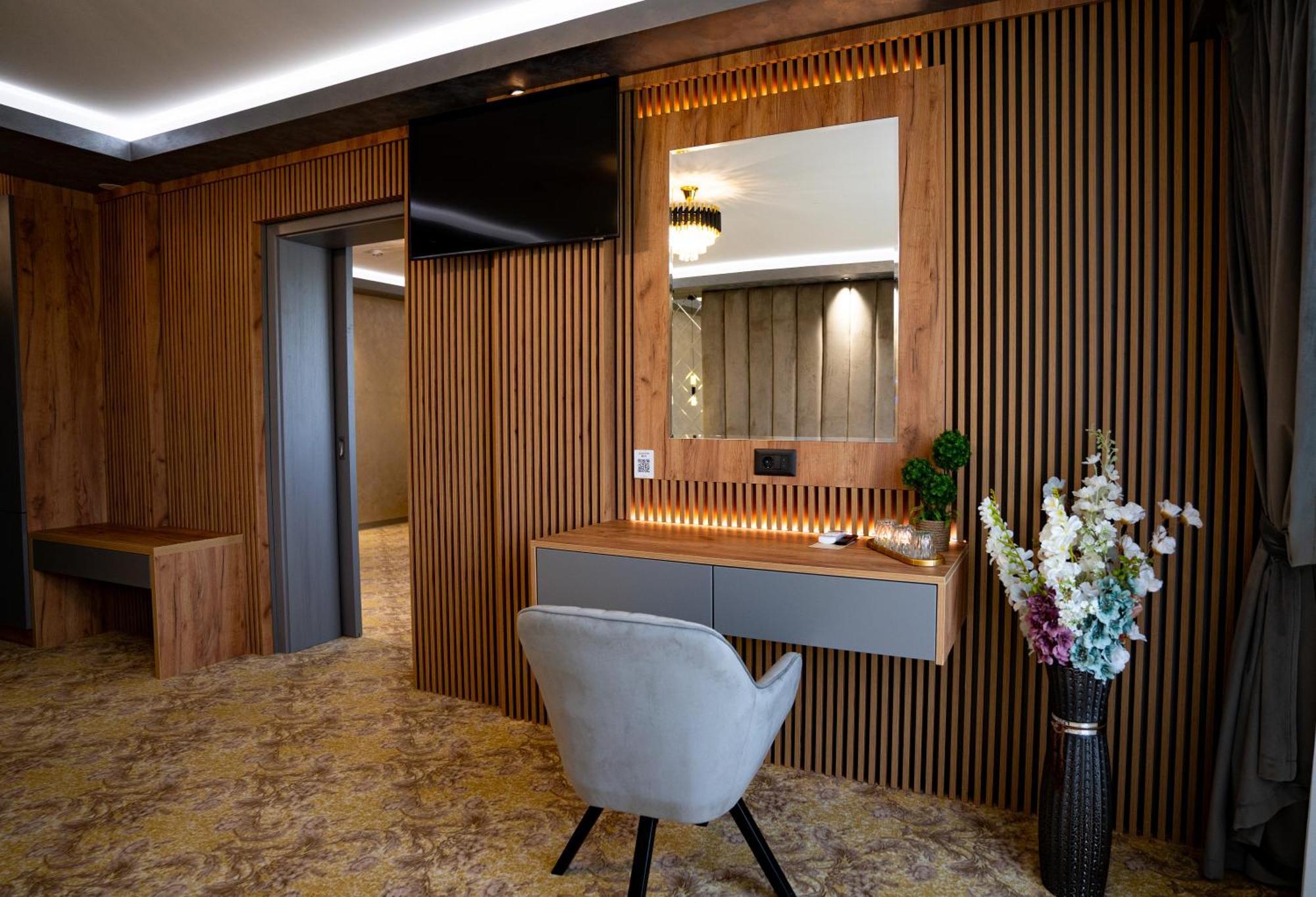 Hanul Domnesc Imperial Hotel & Spa Călan 外观 照片